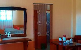 Edens Lodging House Konuk Evi